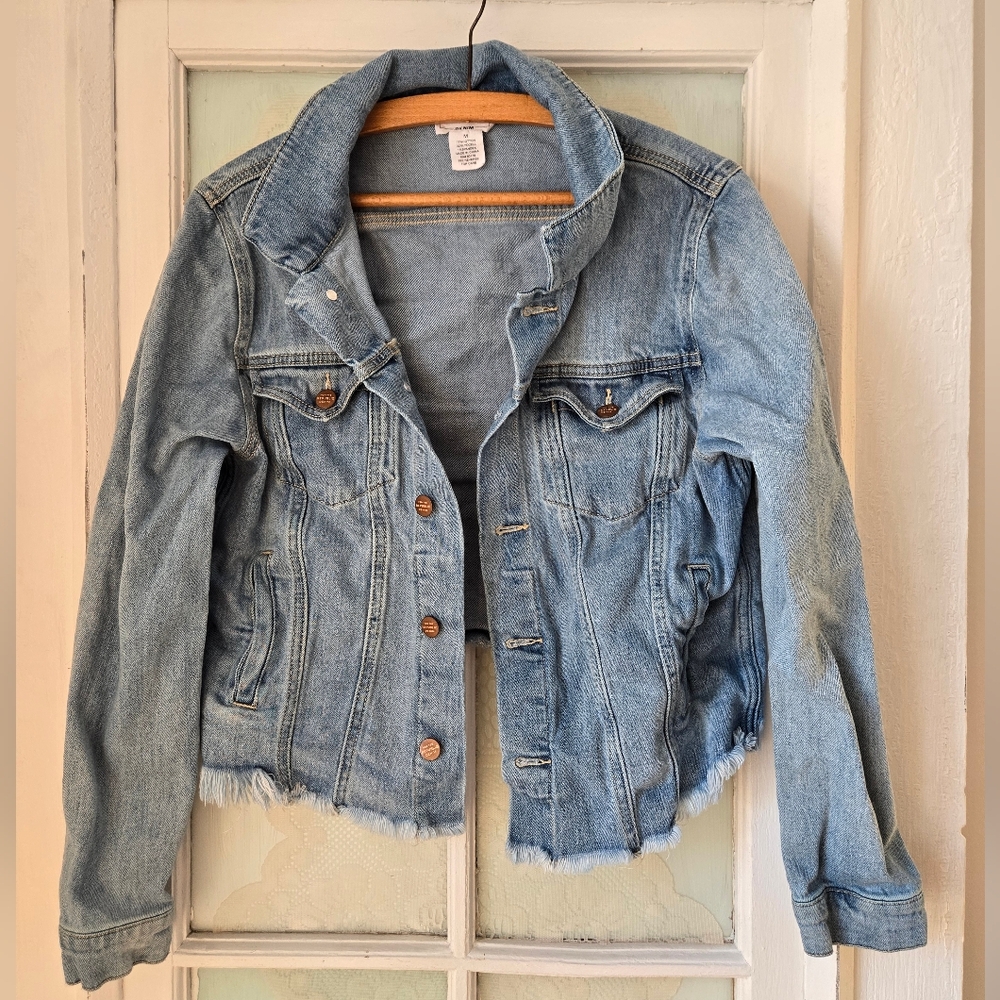Republic Light Wash Cropped Denim Jacket M Frayed Hem